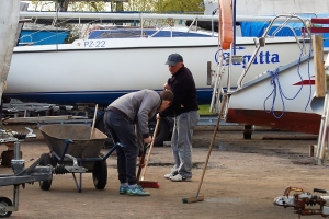 2023.04.26 -27 Prace porządkowe na terenie klubu, przed sezonem żeglarskim. 